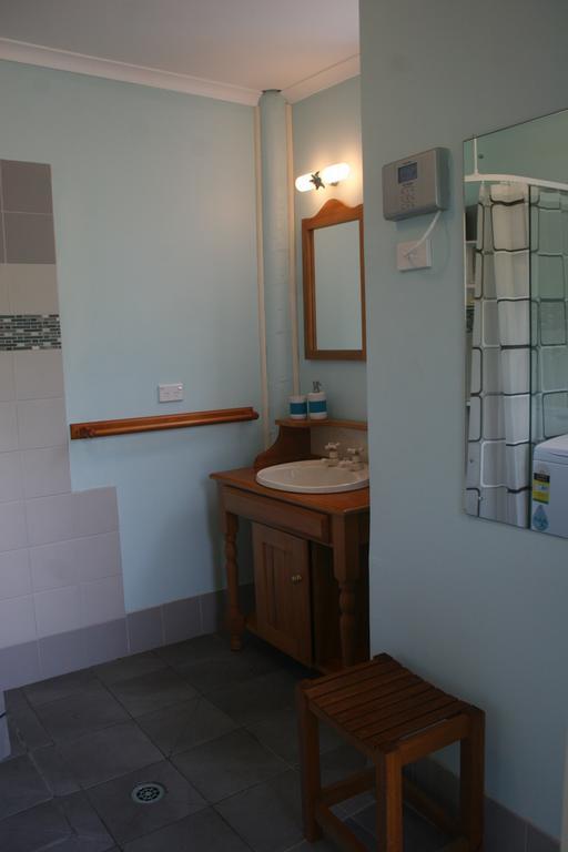 Gracebrook Retreat Villa Amberley Room photo